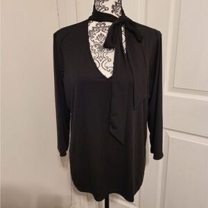 ‎Black tie neck classy top